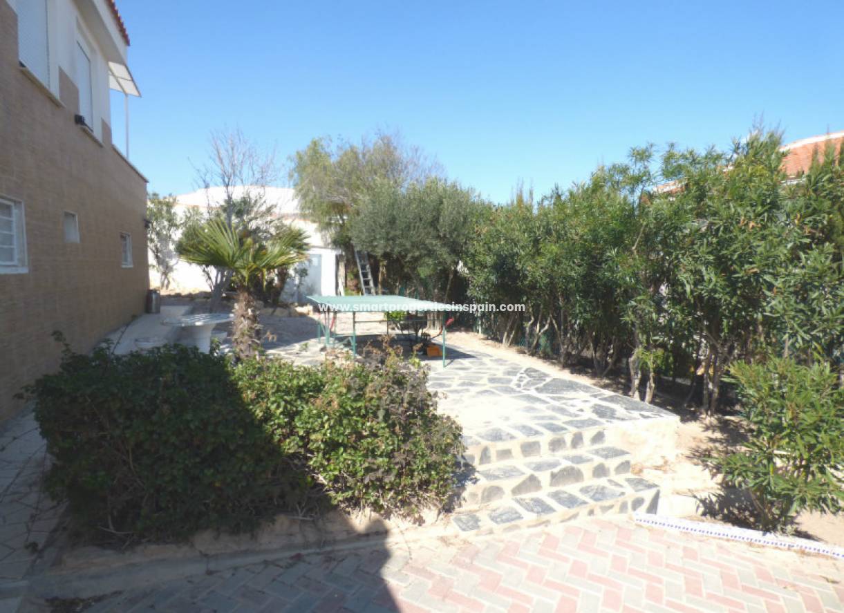 Wederverkoop - Detached Villa - La Marina - Urbanización La Marina