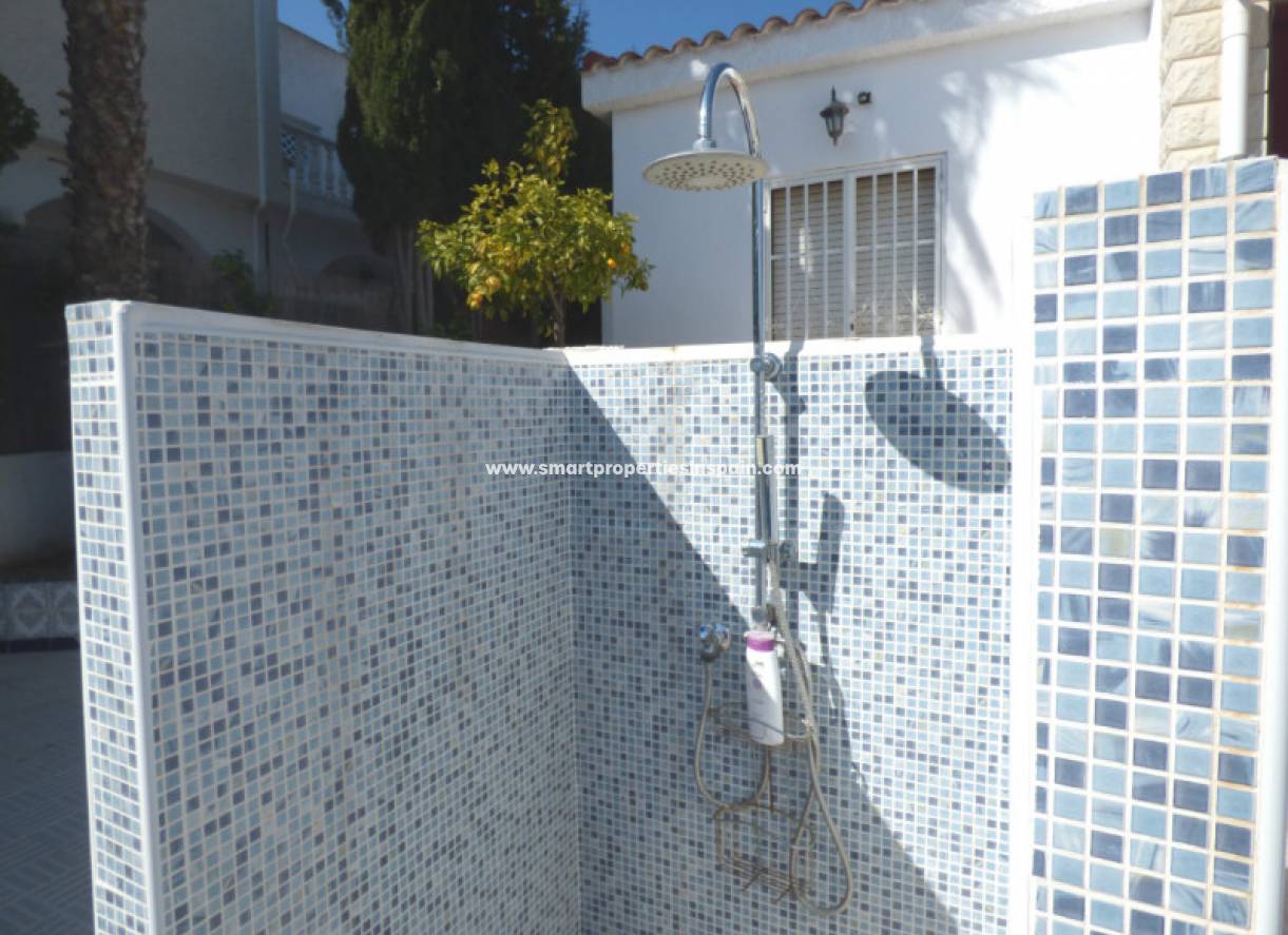 Wederverkoop - Detached Villa - La Marina - Urbanización La Marina