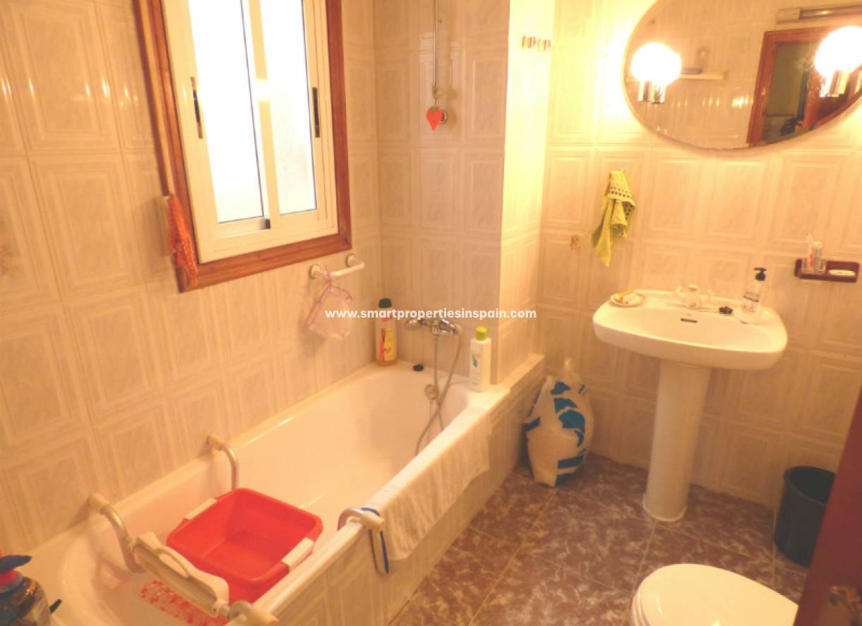 Wederverkoop - Detached Villa - La Marina - Urbanización La Marina
