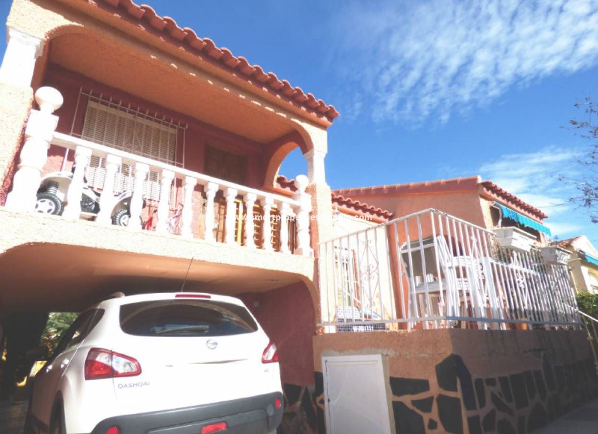 Wederverkoop - Detached Villa - La Marina - Urbanización La Marina