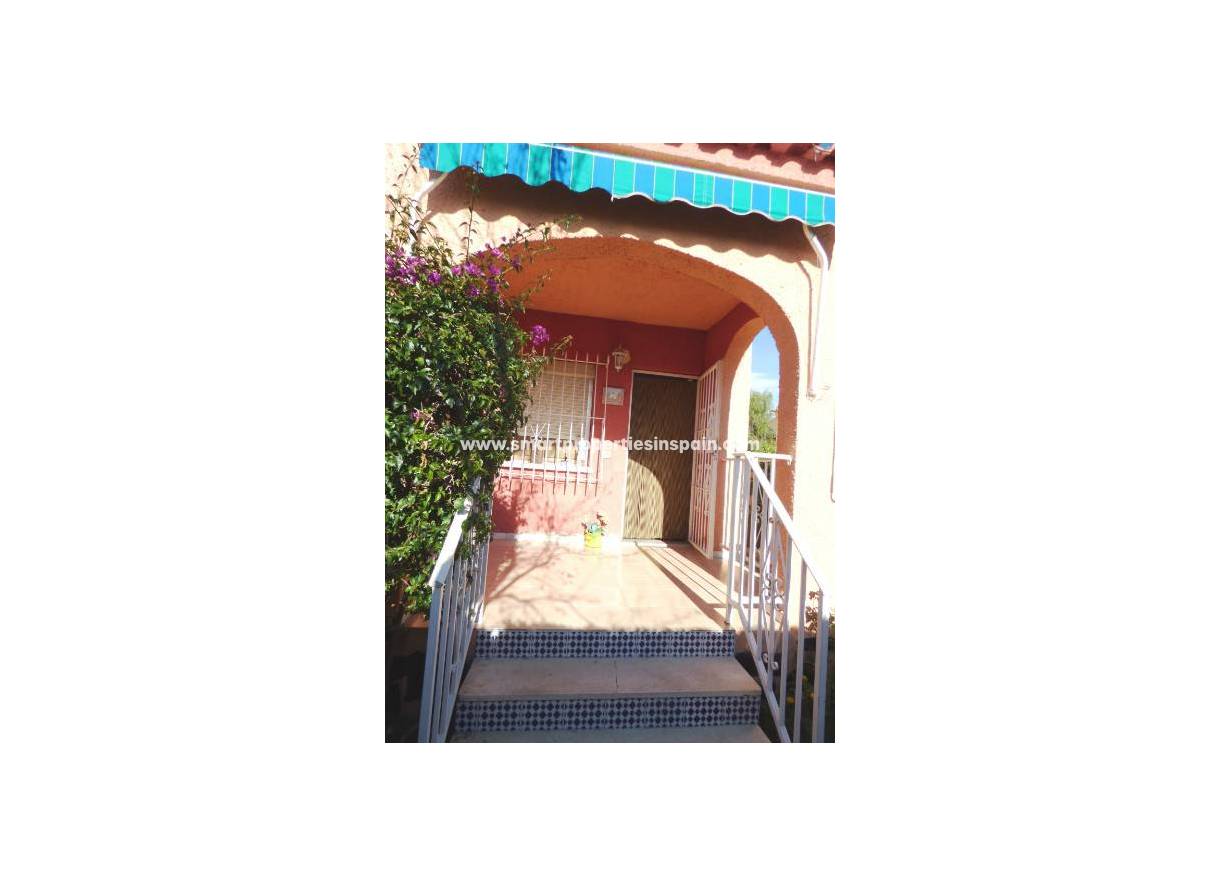 Wederverkoop - Detached Villa - La Marina - Urbanización La Marina