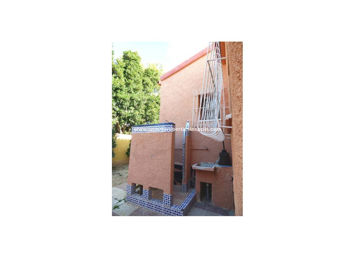 Wederverkoop - Detached Villa - La Marina - Urbanización La Marina
