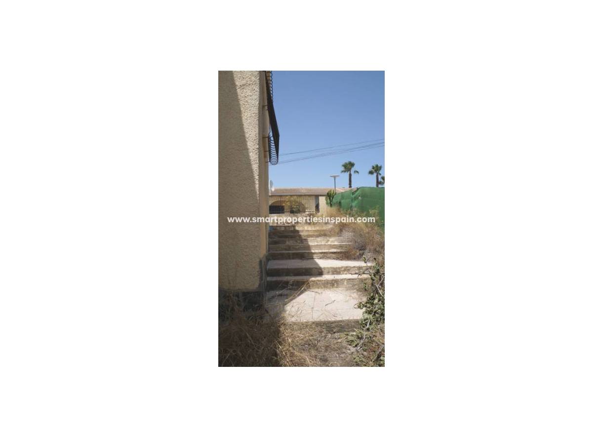 Wederverkoop - Detached Villa - La Marina - Urbanización La Marina
