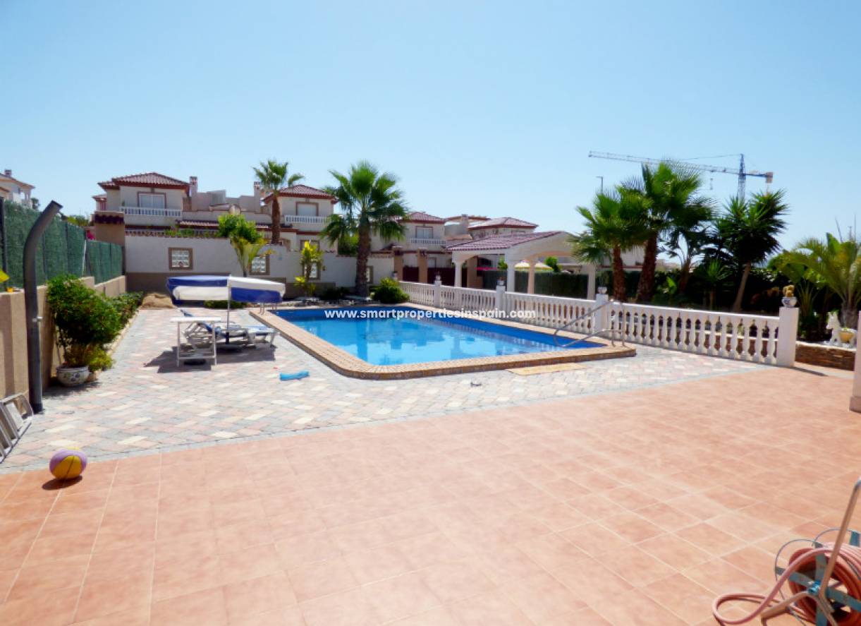 Wederverkoop - Detached Villa - La Marina - Urbanización La Marina