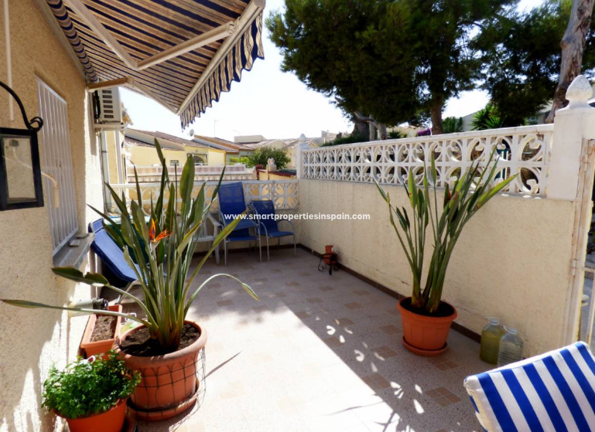 Wederverkoop - Detached Villa - La Marina - Urbanización La Marina