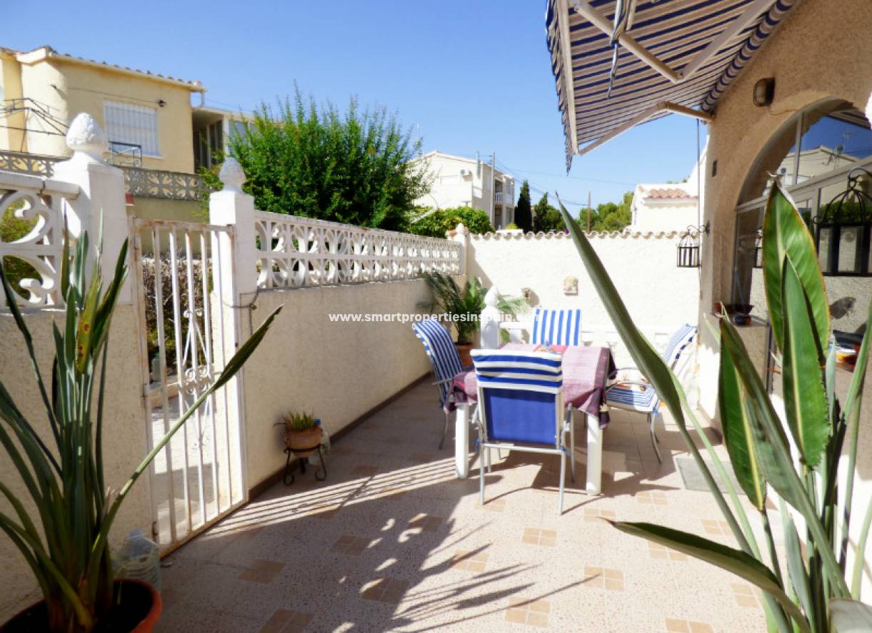 Wederverkoop - Detached Villa - La Marina - Urbanización La Marina
