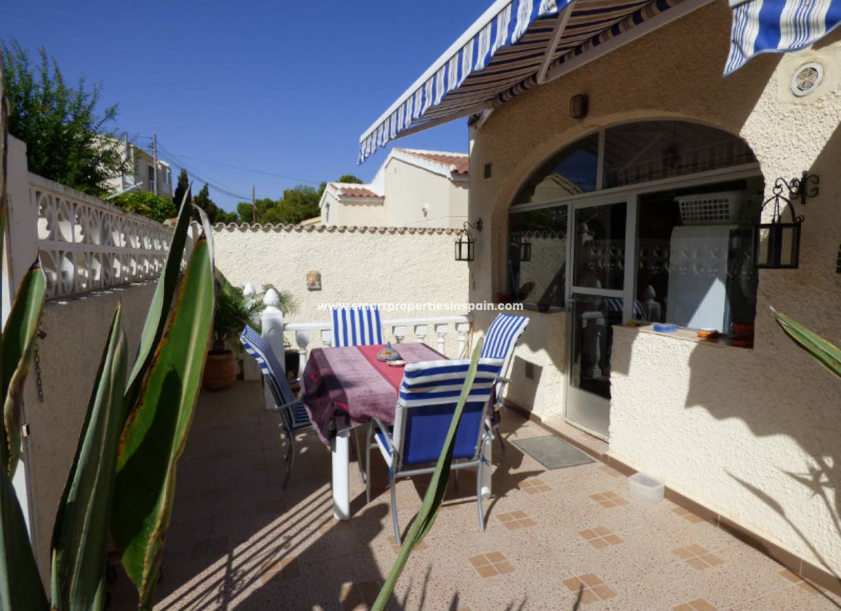 Wederverkoop - Detached Villa - La Marina - Urbanización La Marina