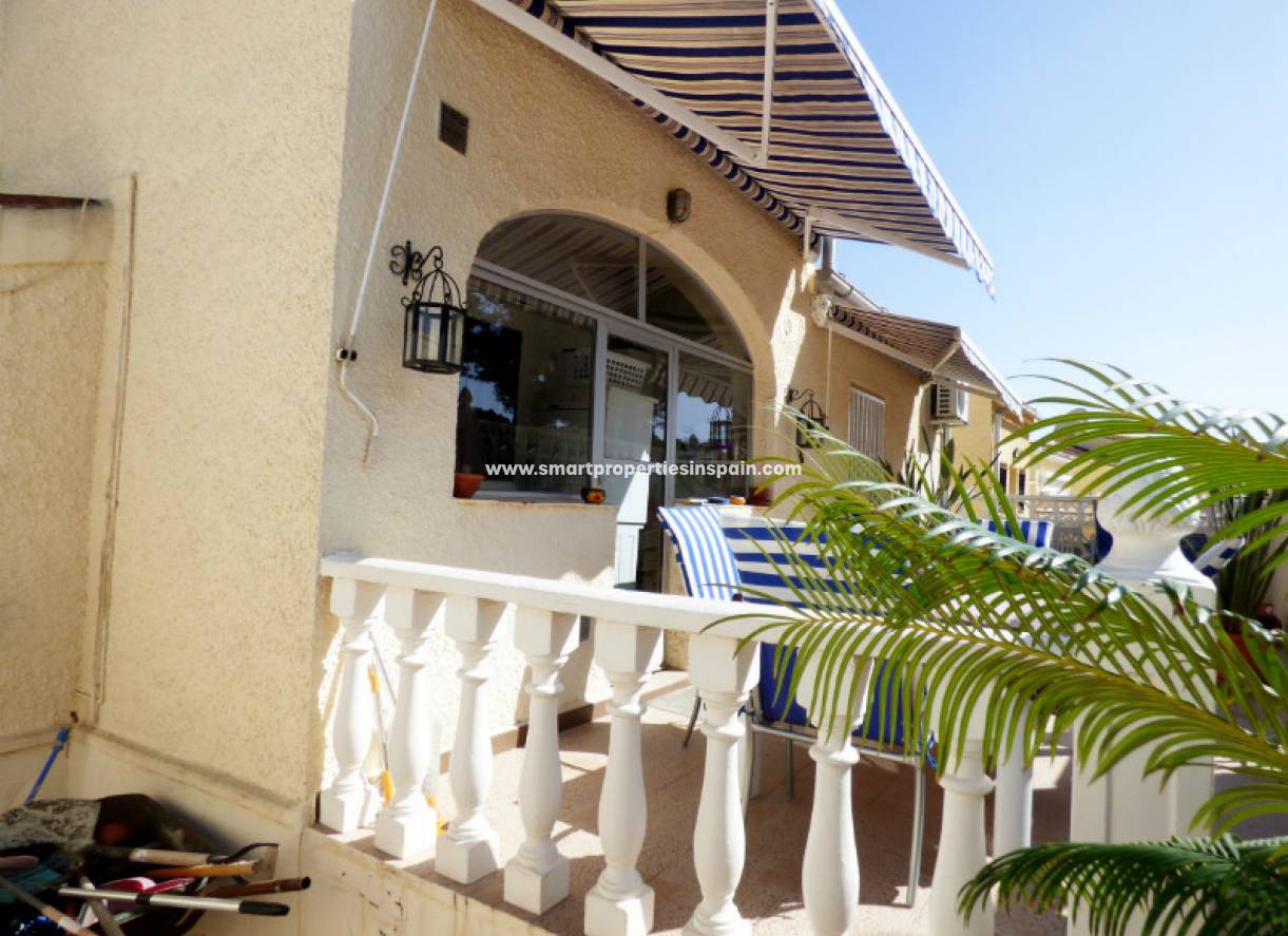 Wederverkoop - Detached Villa - La Marina - Urbanización La Marina