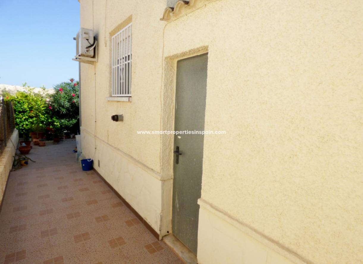 Wederverkoop - Detached Villa - La Marina - Urbanización La Marina
