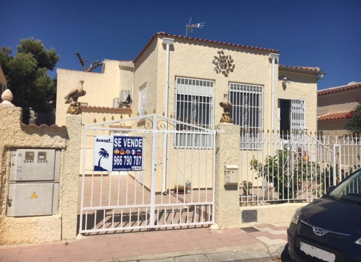 Wederverkoop - Detached Villa - La Marina - Urbanización La Marina