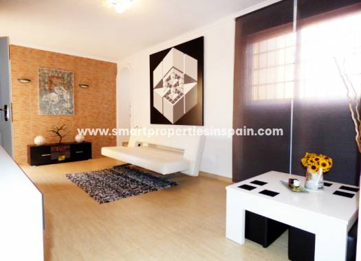 Wederverkoop - Detached Villa - La Marina - Urbanización La Marina