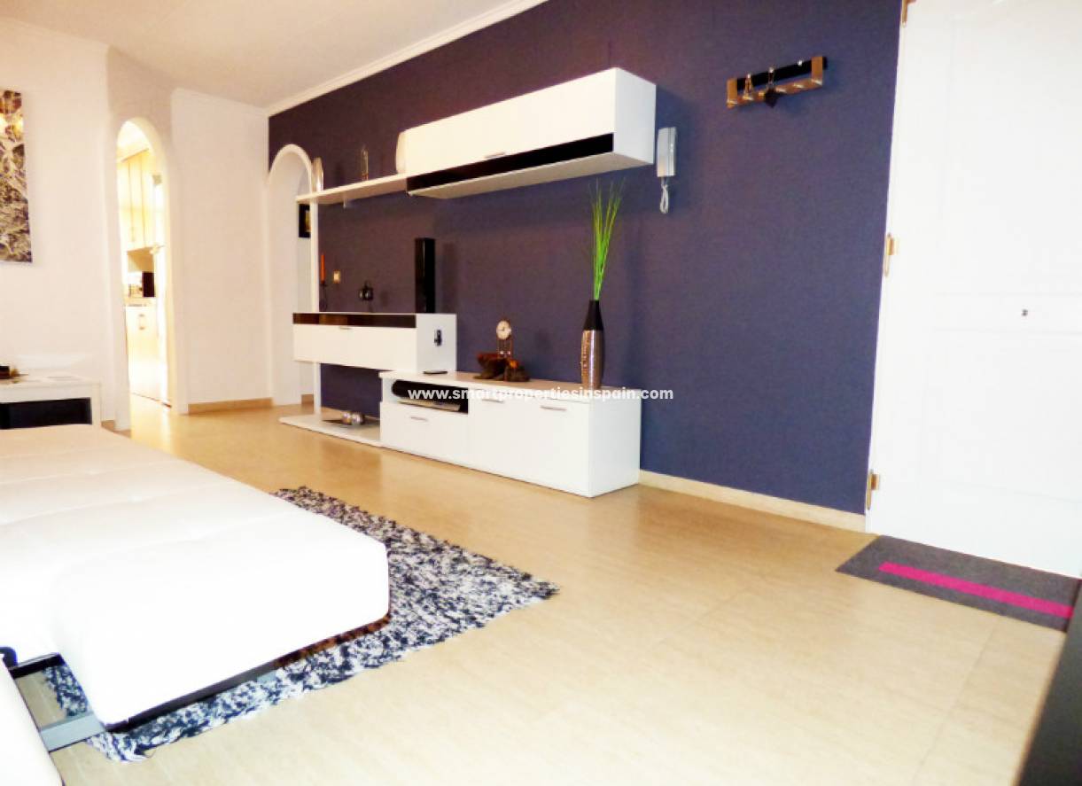 Wederverkoop - Detached Villa - La Marina - Urbanización La Marina