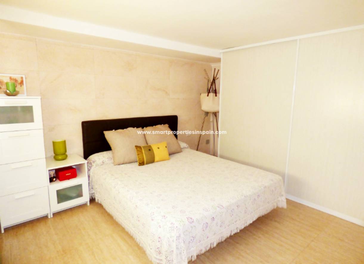 Wederverkoop - Detached Villa - La Marina - Urbanización La Marina