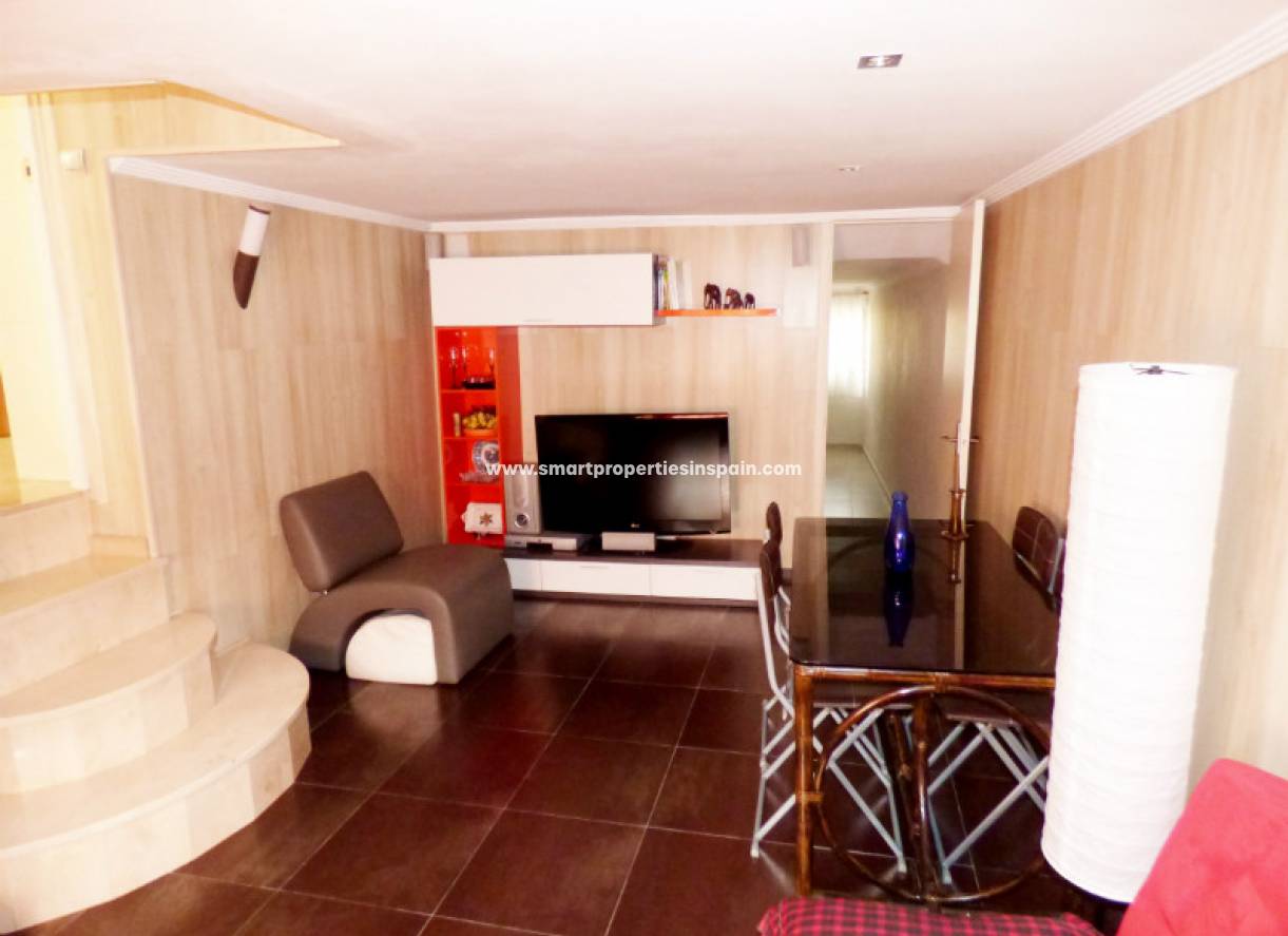 Wederverkoop - Detached Villa - La Marina - Urbanización La Marina