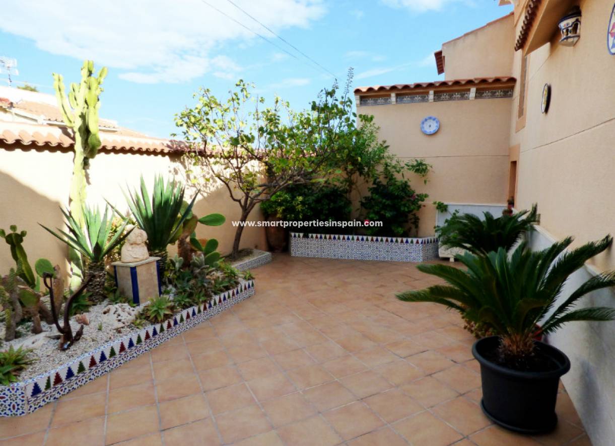 Wederverkoop - Detached Villa - La Marina - Urbanización La Marina