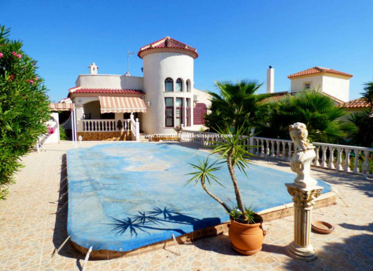 Wederverkoop - Detached Villa - La Marina - Urbanización La Marina