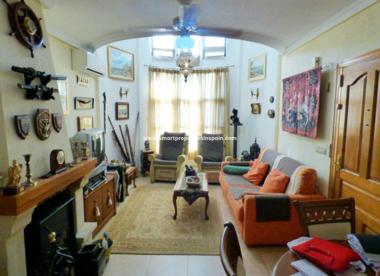 Wederverkoop - Detached Villa - La Marina - Urbanización La Marina