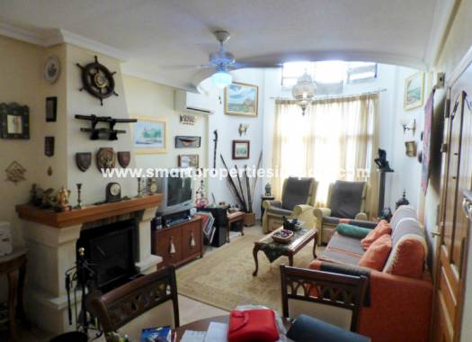 Wederverkoop - Detached Villa - La Marina - Urbanización La Marina