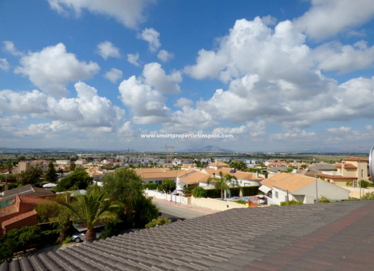 Wederverkoop - Detached Villa - La Marina - Urbanización La Marina