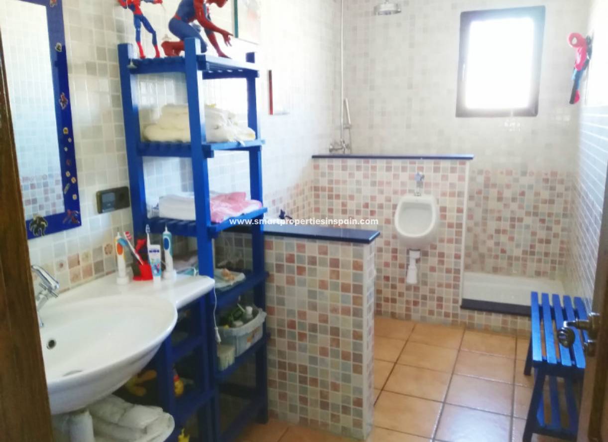 Wederverkoop - Detached Villa - La Marina - Urbanización La Marina