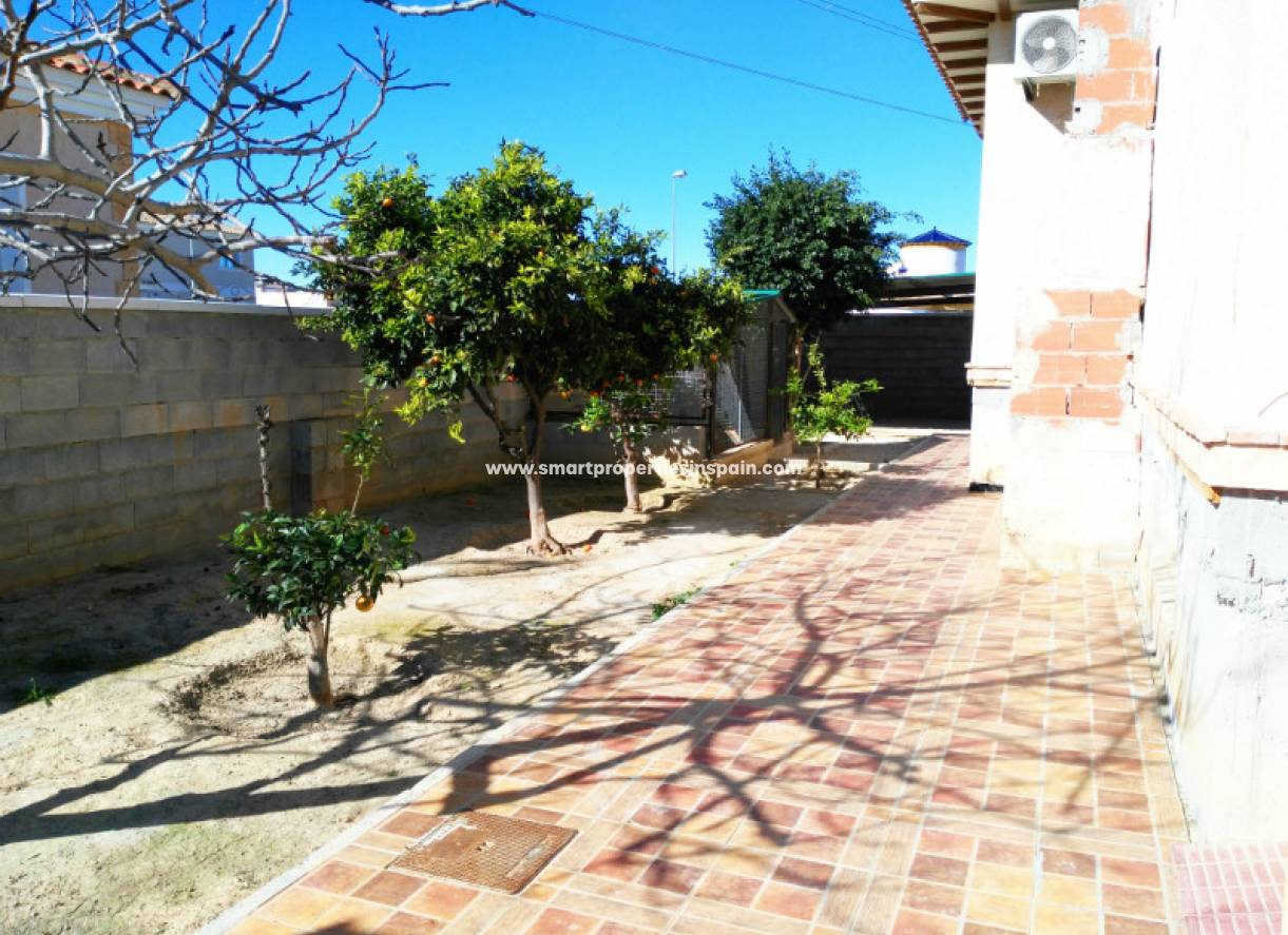 Wederverkoop - Detached Villa - La Marina - Urbanización La Marina
