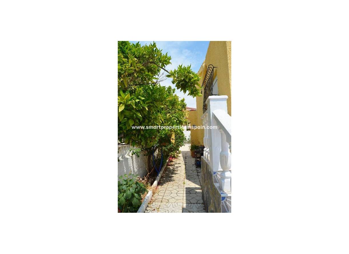 Wederverkoop - Detached Villa - La Marina - Urbanización La Marina