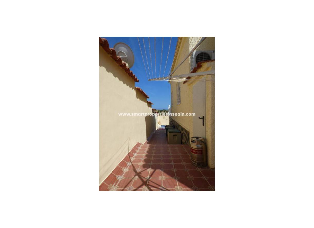 Wederverkoop - Detached Villa - La Marina - Urbanización La Marina