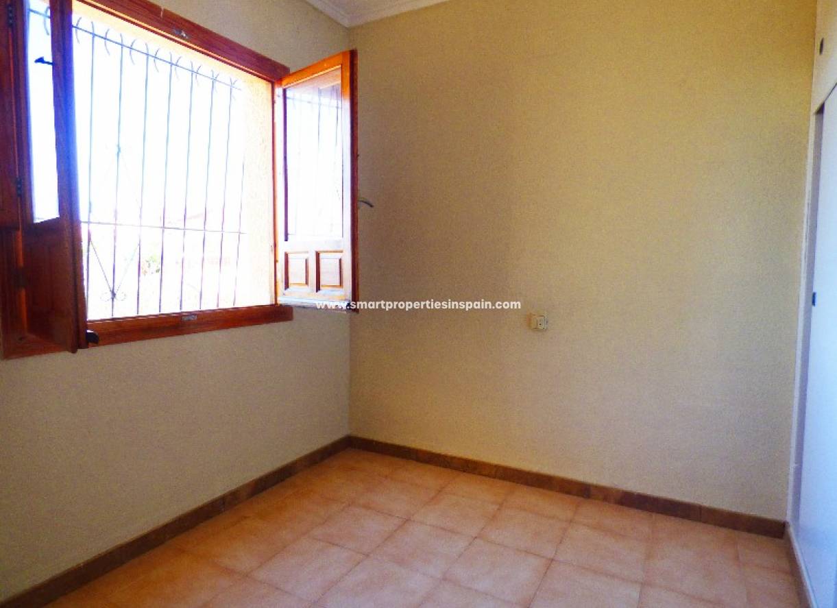 Wederverkoop - Detached Villa - La Marina - Urbanización La Marina