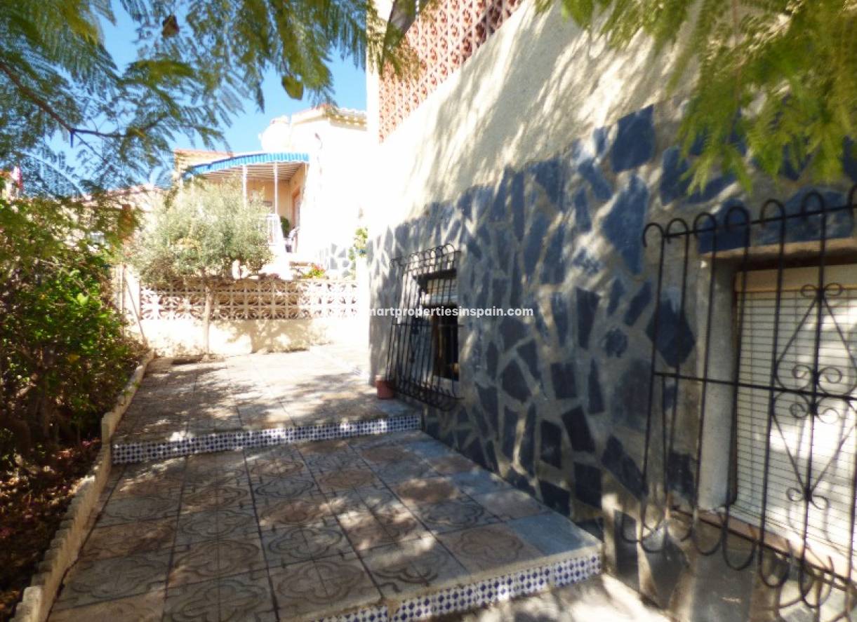 Wederverkoop - Detached Villa - La Marina - Urbanización La Marina
