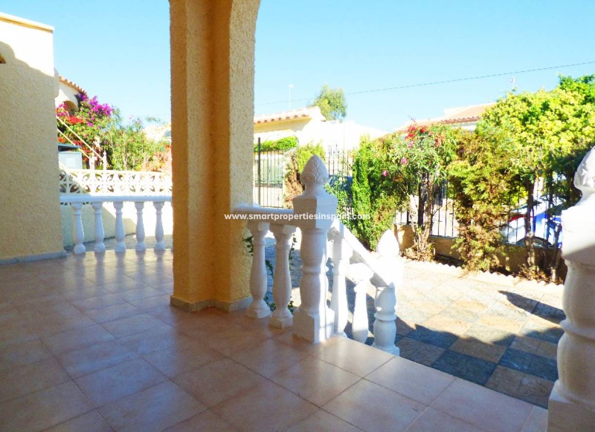 Wederverkoop - Detached Villa - La Marina - Urbanización La Marina