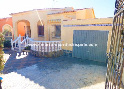 Wederverkoop - Detached Villa - La Marina - Urbanización La Marina
