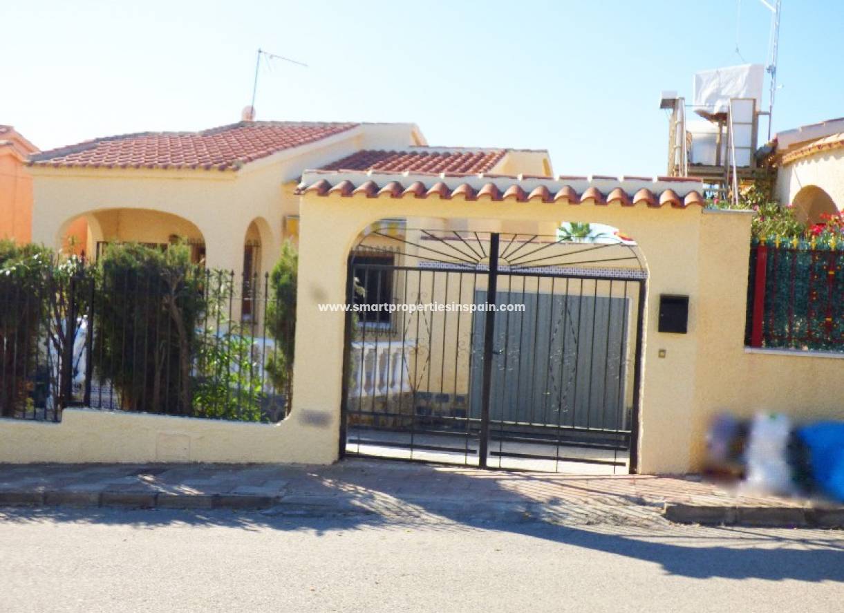 Wederverkoop - Detached Villa - La Marina - Urbanización La Marina