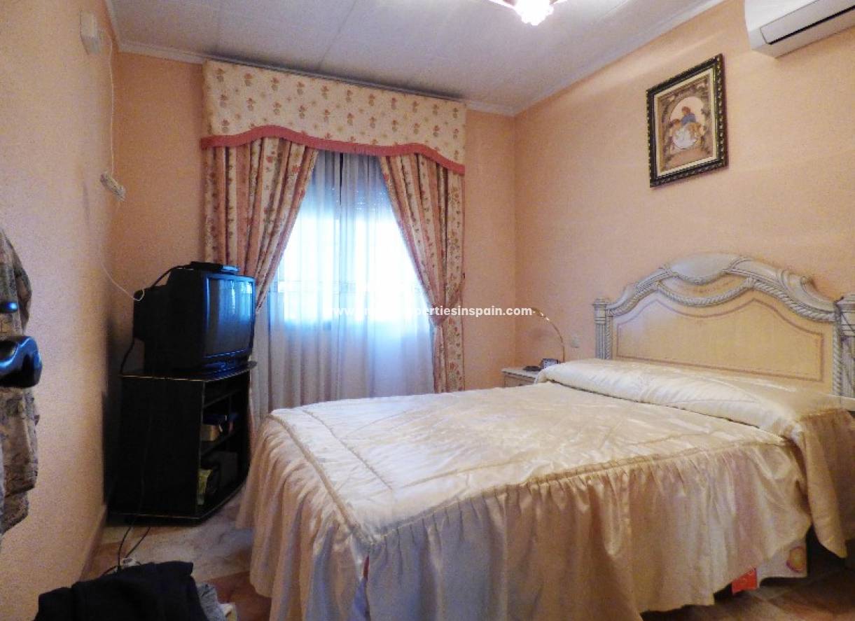 Wederverkoop - Detached Villa - La Marina - Urbanización La Marina