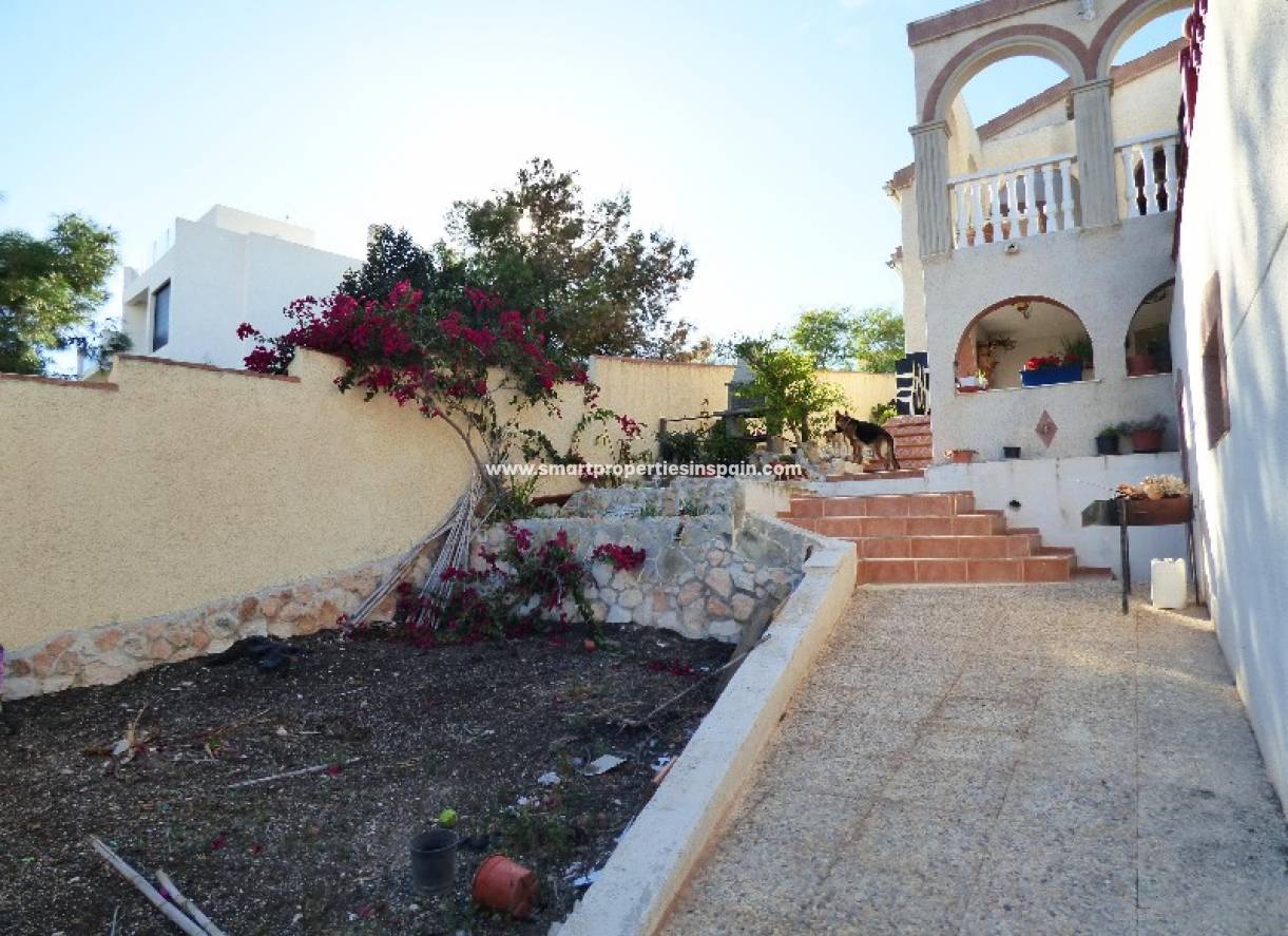 Wederverkoop - Detached Villa - La Marina - Urbanización La Marina