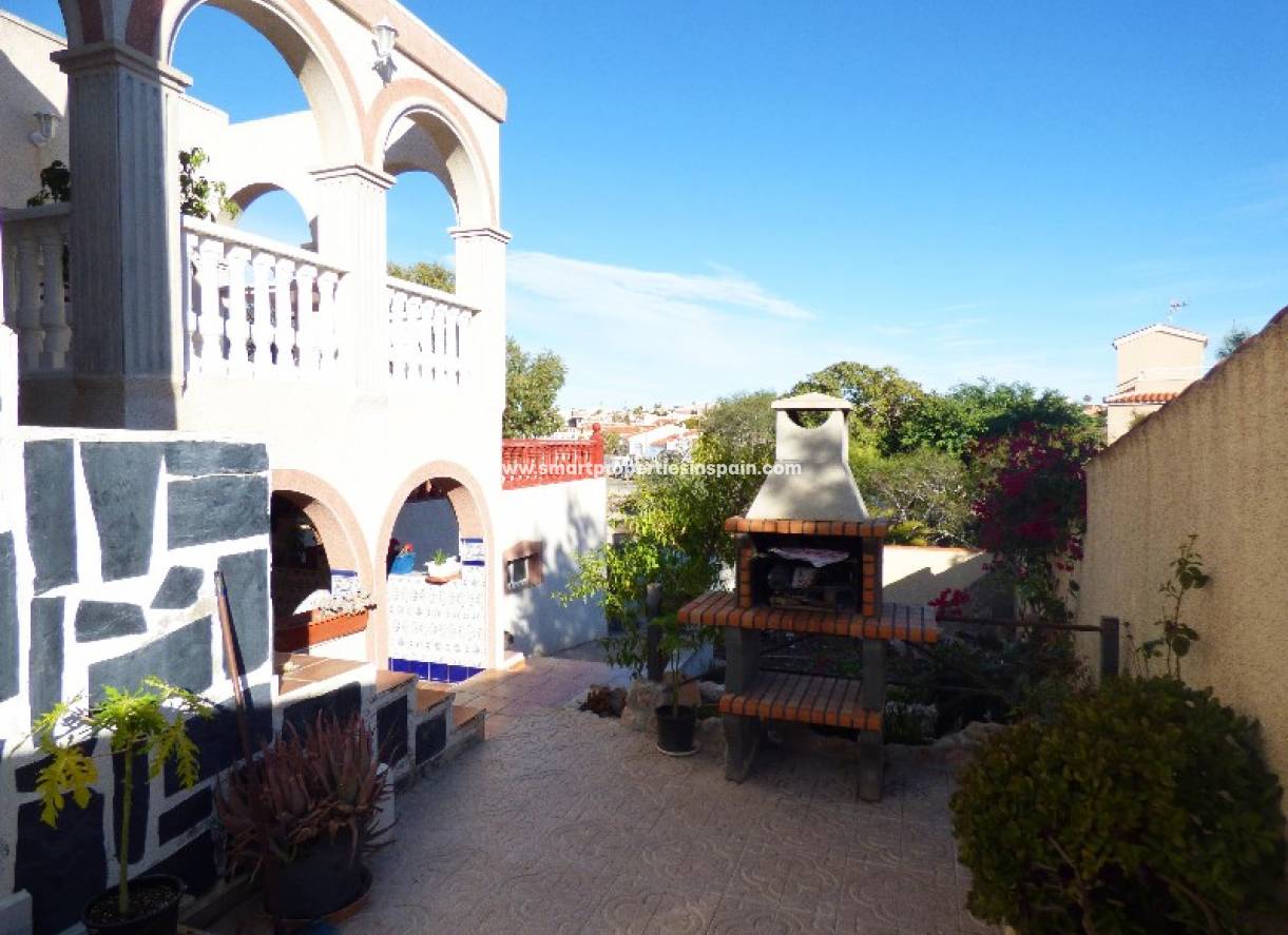Wederverkoop - Detached Villa - La Marina - Urbanización La Marina
