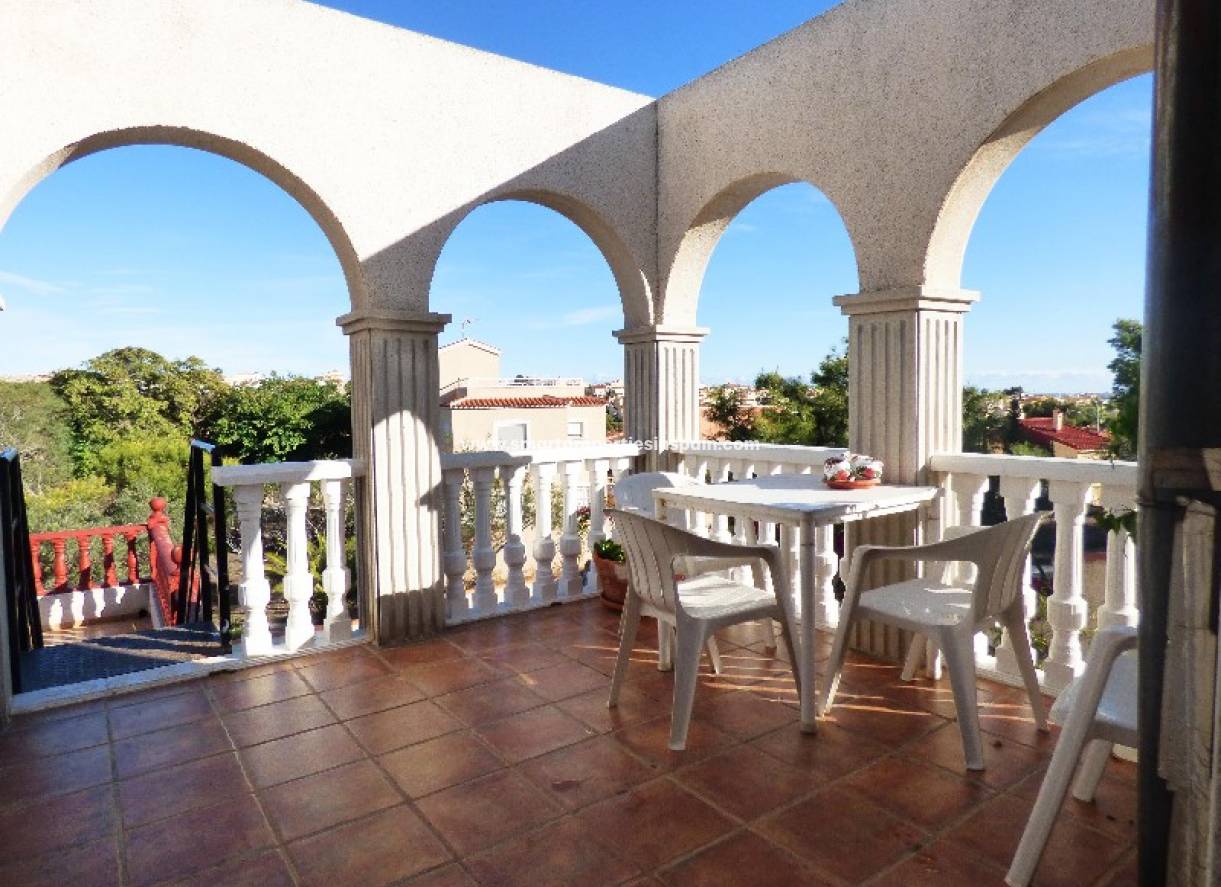 Wederverkoop - Detached Villa - La Marina - Urbanización La Marina
