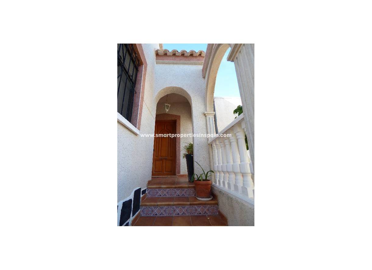 Wederverkoop - Detached Villa - La Marina - Urbanización La Marina