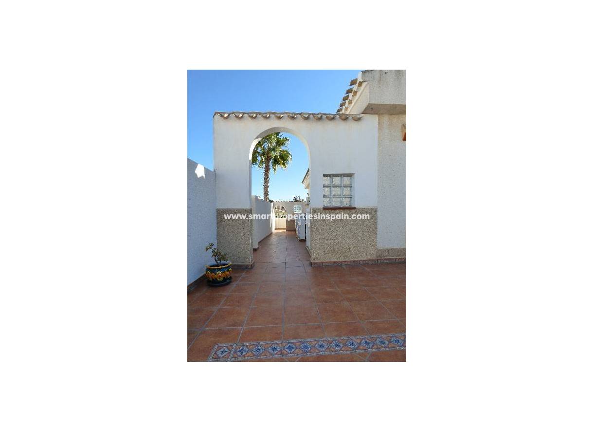 Wederverkoop - Detached Villa - La Marina - Urbanización La Marina