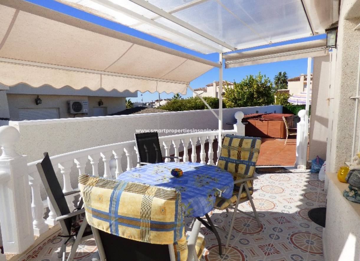 Wederverkoop - Detached Villa - La Marina - Urbanización La Marina