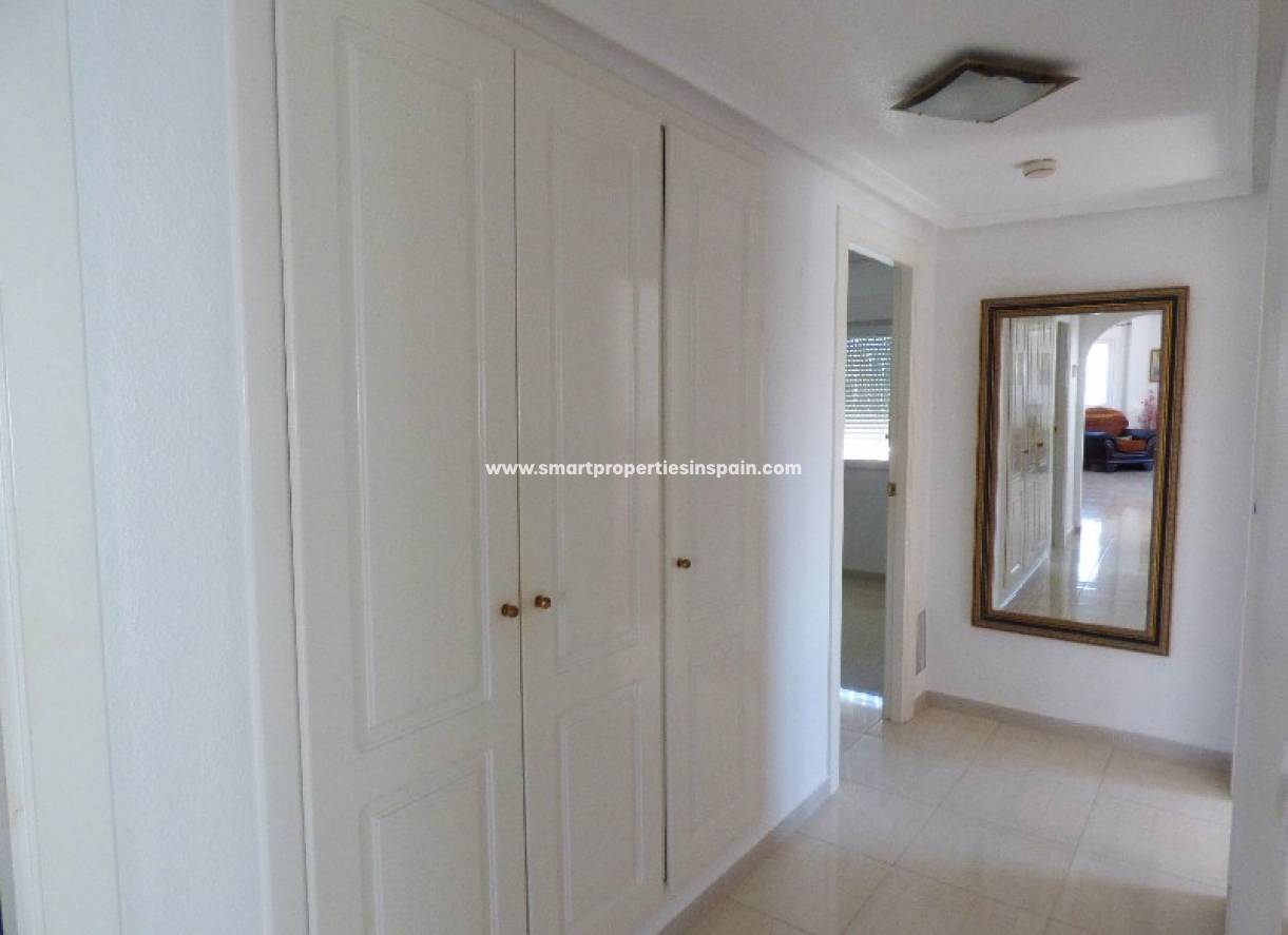 Wederverkoop - Detached Villa - La Marina - Urbanización La Marina