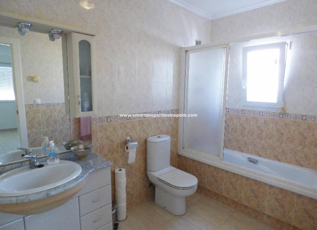 Wederverkoop - Detached Villa - La Marina - Urbanización La Marina