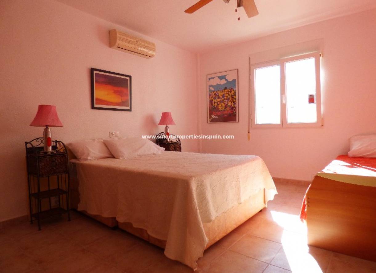 Wederverkoop - Detached Villa - La Marina - Urbanización La Marina