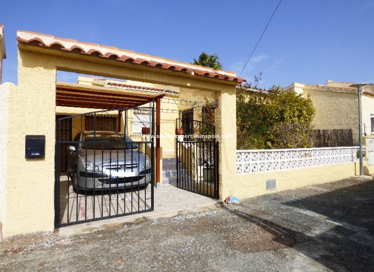 Wederverkoop - Detached Villa - La Marina - Urbanización La Marina