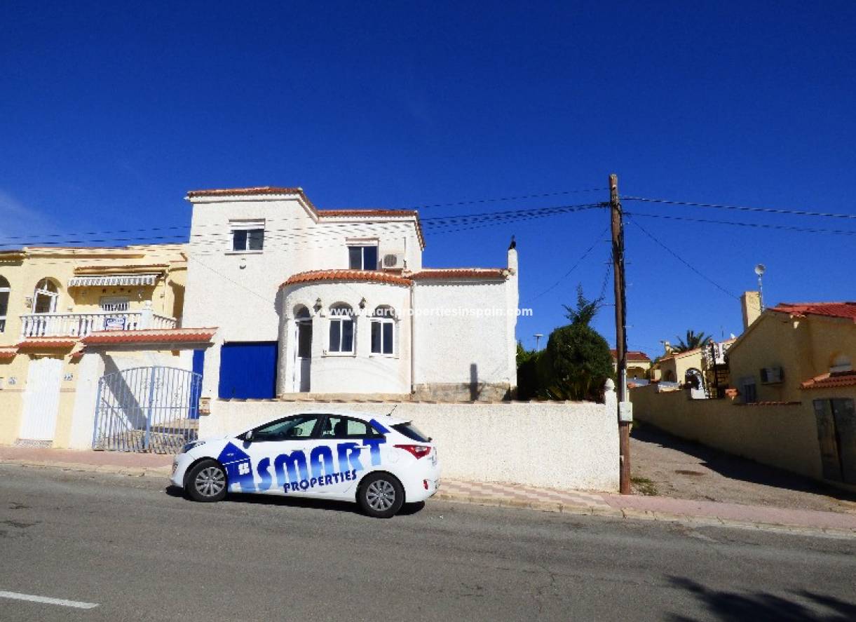 Wederverkoop - Detached Villa - La Marina - Urbanización La Marina