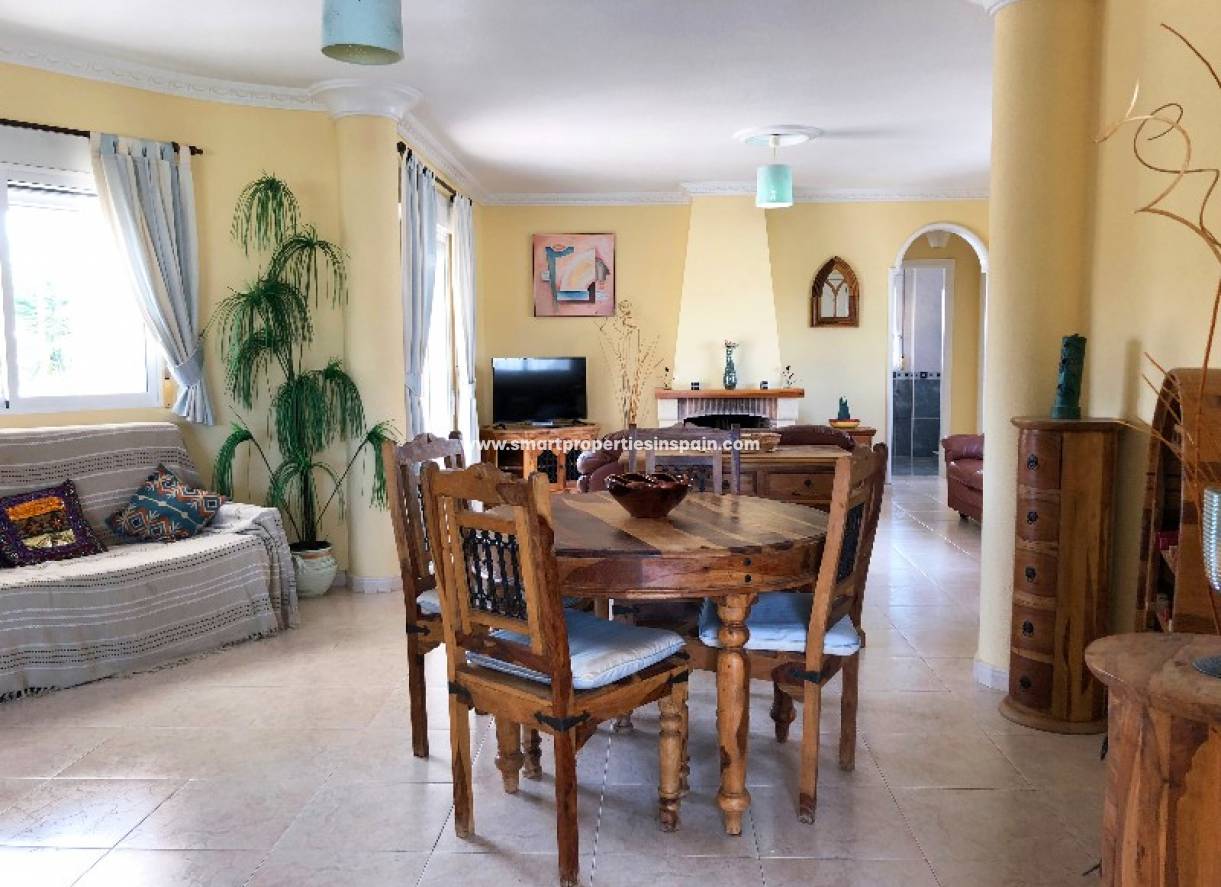 Wederverkoop - Detached Villa - La Marina - Urbanización La Marina