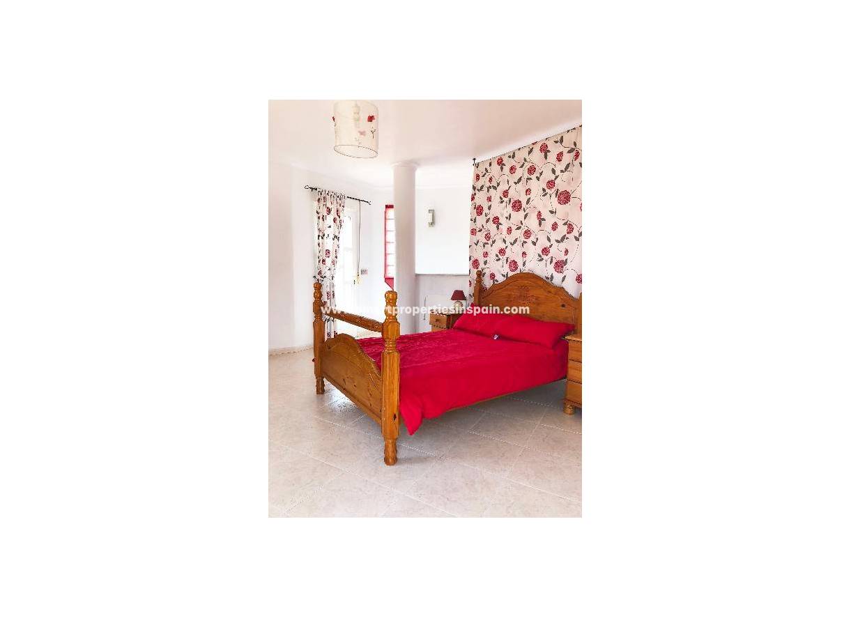 Wederverkoop - Detached Villa - La Marina - Urbanización La Marina