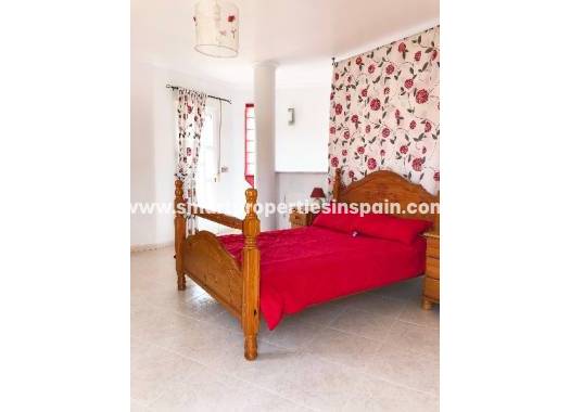 Wederverkoop - Detached Villa - La Marina - Urbanización La Marina