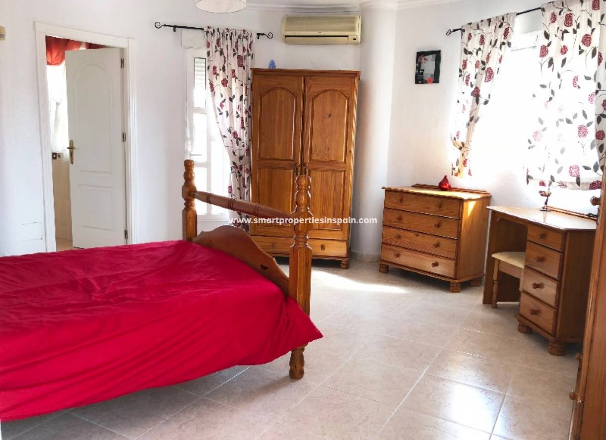 Wederverkoop - Detached Villa - La Marina - Urbanización La Marina