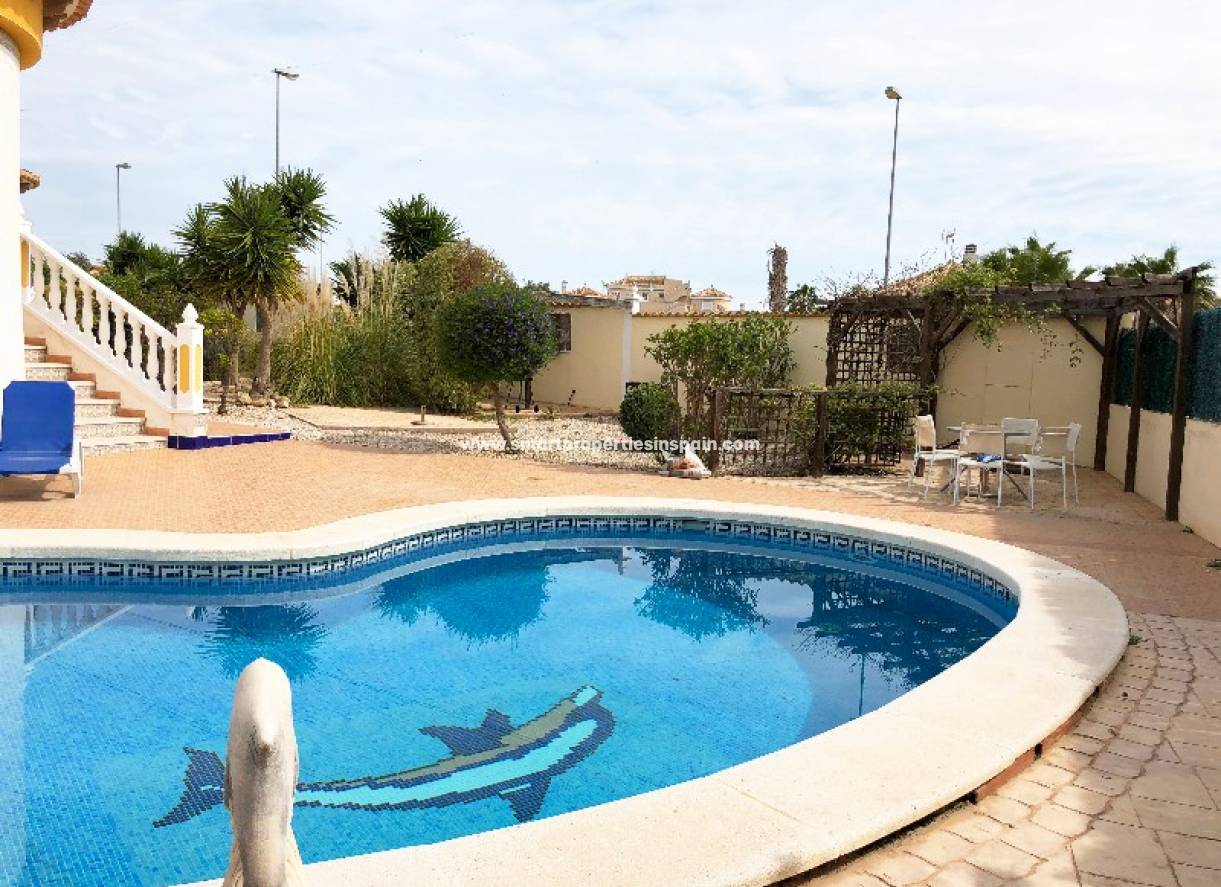 Wederverkoop - Detached Villa - La Marina - Urbanización La Marina