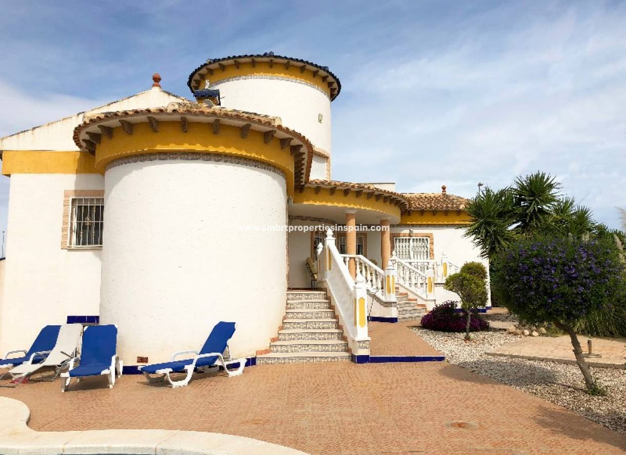 Wederverkoop - Detached Villa - La Marina - Urbanización La Marina